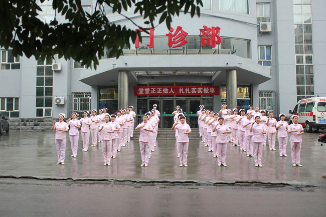 传递正能量,雨中天使更加美丽！